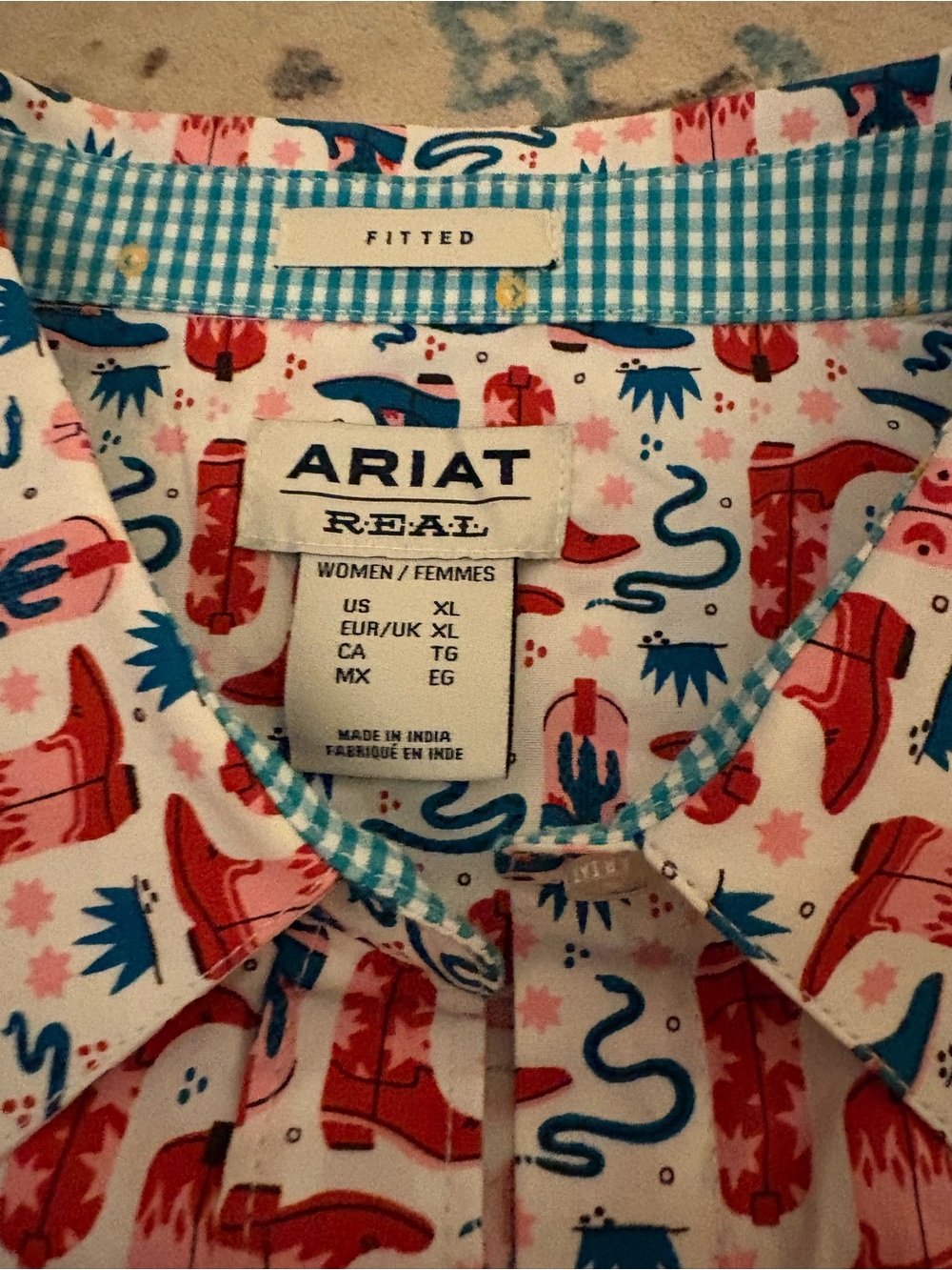 Ariat R.E.A.L. Women's Kirby Long Sleeve Shirt in the Blazin' Boots. Size XL.